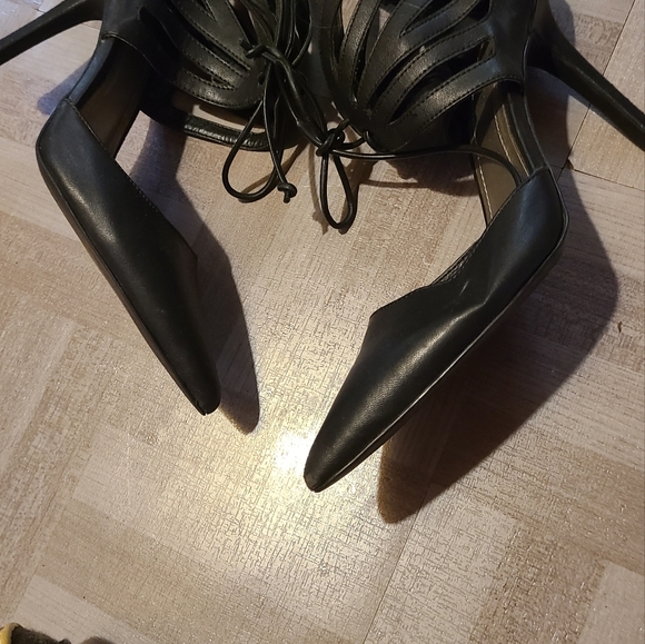 Bcbg heels size 8 - Picture 2 of 5